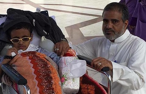 خروج طالب الدهس من مستشفى النور بمكة المكرمة