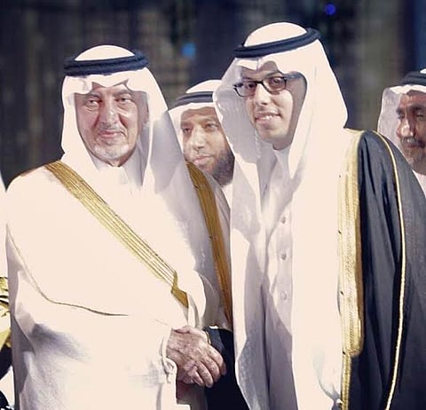 خالد الفيصل يبدي إعجابه بطالب مبتعث: كيف أجاري هذا الشاب؟