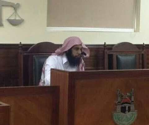 محامٍ يحذر: سجن وغرامة نصف مليون للمسيء بمواقع التواصل