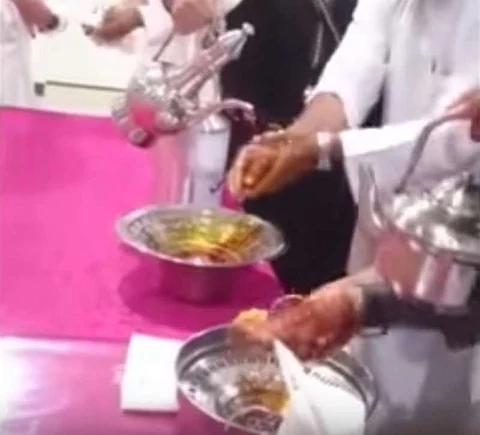 "المهايطة" في قفص الاتهام .. ولائم مزيّفة تبدأ بذبح ابن وتنتهي بخلل نفسي