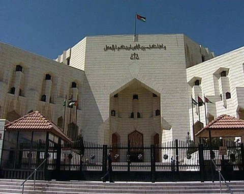 الأردن.. السجن 10 سنوات لعصابة سرقة السيارات السعودية والخليجية