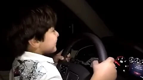 "ابن نحيت" يكشف لـ"سبق" حقيقة مقطع قيادة ابنه المركبة