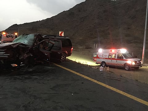 وفاة وتسع إصابات بحادث مروري على طريق أبها محايل عسير