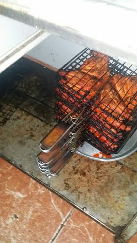 ضبط مطبخ إعاشة وبوفيه بالمدينة مخالفَيْن للاشتراطات الصحية