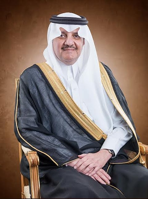 أمير الشرقية يقطع إجازته ويعود لمواساة أسر ضحايا "تفجير الأحساء"