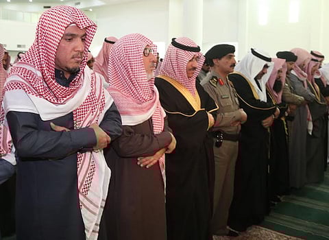 بالصور.. الدمام تشيع "الشمري" شهيد "جريمة نقل الأموال" بسيهات