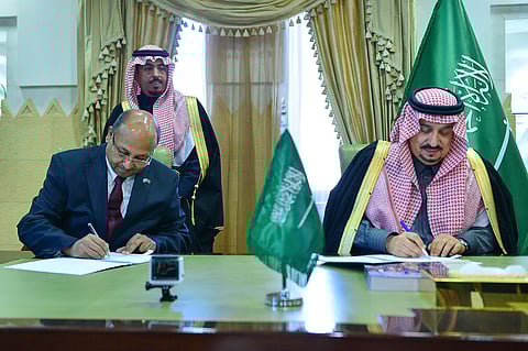 أمير الرياض يوقع اتفاقية بين المرصد الحضري و"إنمائي" الأمم المتحدة