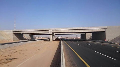 "طُرُق تبوك" تُنهي أعمال تقاطع بئر "بن هرماس" وتفتحه للحركة