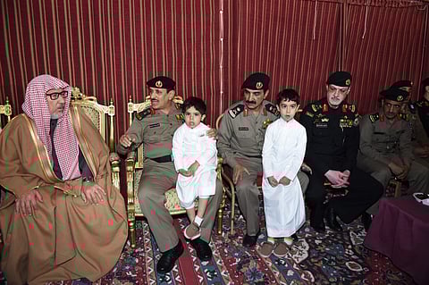 مدير الأمن العام ينقل تعازي ولي العهد لذوي الشهيد "الشمري"