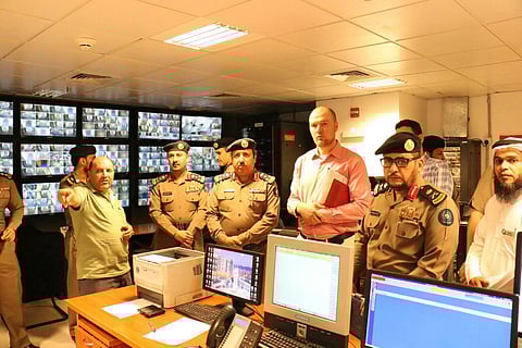 "مدني مكة" و"فندق انجم" يناقشان آلية الاستعداد للحوادث