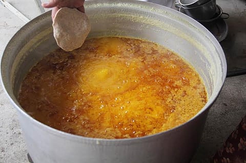 بالصور.. "صناعة السمن" استثمار النساء في "وادي الدواسر"