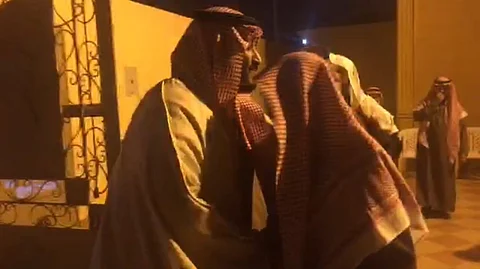 بالفيديو.. "محمد بن سلمان" يزور الشيخ صالح الفوزان