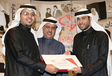 مسرح الطائف يحصد جائزتين في مهرجان "أوال المسرحي" في البحرين