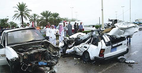 "الموت على الطرقات".. حوادث مرورية قاتلة بسبب السرعة والإشارات الحمراء