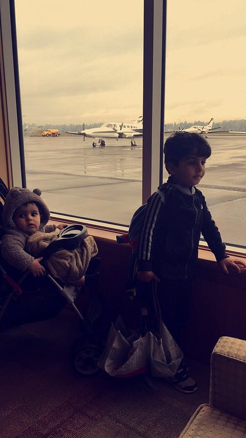 "سبق" تروي تفاصيل قصة المبتعثة "بسمة العنزي".. والدتها تستأنس بتوأم ابنتها للتخفيف من مصابها