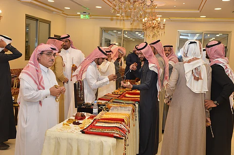 "هواة المسابح" يطالبون بجمعية تحتضن نشاطهم