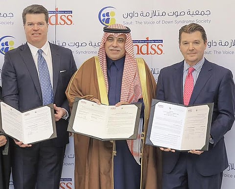 اتفاقية شراكة إستراتيجية بين "صوت متلازمة داون" و"الوطنية الأمريكية"