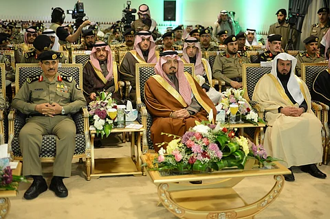أمير عسير يفتتح مبنى مديرية شرطة المنطقة في أبها