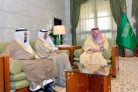 أمير الرياض يهنئ المجلس البلدي بمناسبة انتخابهم وتعيينهم