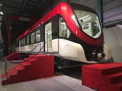 بالصور.. هيئة تطوير الرياض تعلن اكتمال تصنيع القطار الأول بمشروع النقل العام