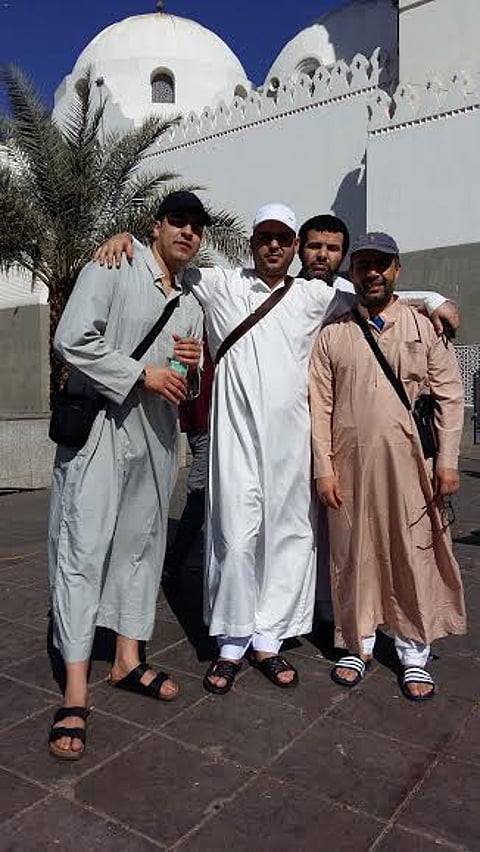 معتمر هولندي يشيد بخدمات المعتمرين والزوار