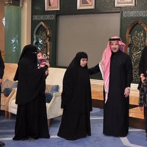 المملكة تسلم أسرة الشهيد المصري "القللي" مليون ريال