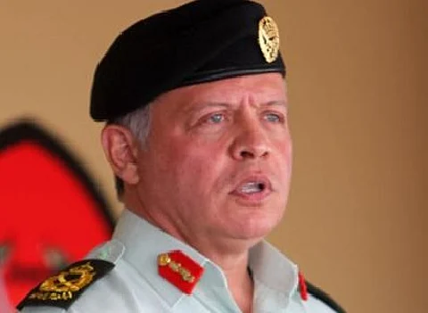 ملك الأردن يشارك في تشييع جثمان النقيب "الزيود"
