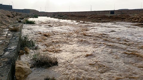 شاهد.. بَرَد وشلالات وأودية.. هذا ما خلّفته أمطار الرياض