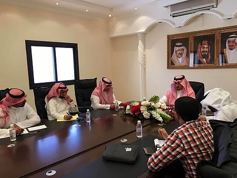 "السياحة" و"بلدية تنومة" يعتمدان تطوير قريتيْ "القرية" و"الدهناء" التراثيتين