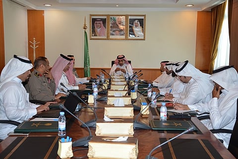 محافظ ينبع يعتمد تشكيل مجلس لتنمية الاستثمار في المحافظة