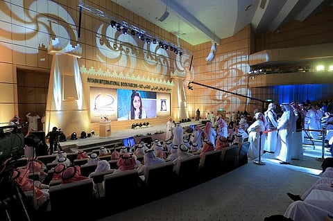 بالصور.. وزير الإعلام يفتتح معرض الكتاب محتفيًا بشهداء الوطن ومكرِّمًا رواد المسرح