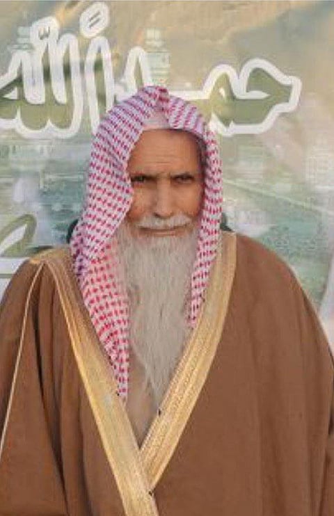 أمير حائل يُعزي في وفاة الشيخ عيسى بن جازي