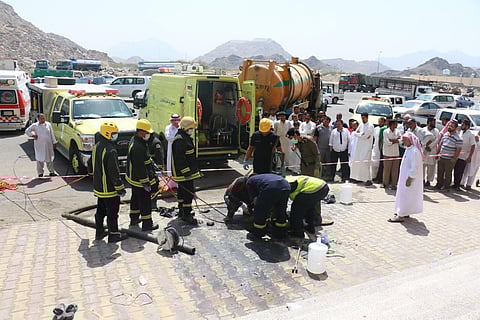 مصرع شخص وإصابة آخر بعدما سقطا بمنهل صحي بـ"عسيلة مكة"