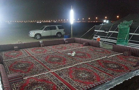 المخيمات البرية تجذب العائلات والشباب في إجازة الربيع