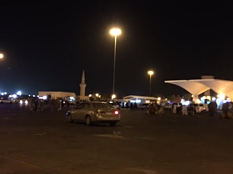 حجز الشرائع.. خيول ودراجات ومركبات تعج بالمكان وتضايق مرتاديه