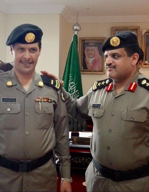 العتيبي يقلّد الحارثي رئيس رقباء بجدة