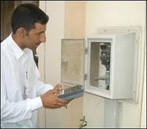 بعد إضافة مهام المياه.. قرّاء عدادات الكهرباء مستاؤون: إجحاف بحقنا