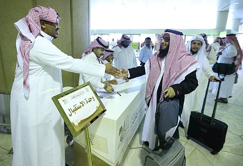 شاهد .. استقبال المتسابقين في المسابقة القرآنية على جائزة الملك