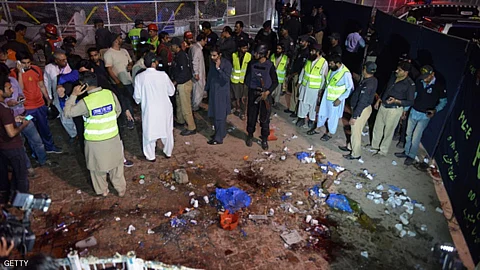 52 قتيلاً وأكثر من 150 مصاباً غالبيتهم أطفال ونساء بتفجير قرب متنزه باكستاني