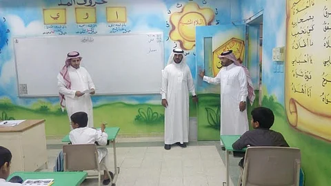 "العطوي" يقف على احتياجات وسير العملية التعليمية بمدارس ينبع