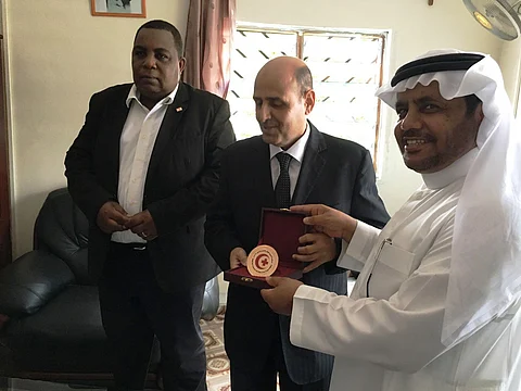 "السحيباني" يدعو إلى تقديم التسهيلات للهلال الأحمر بجزر القمر
