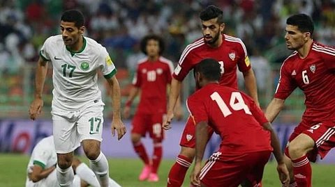 "الأخضر" المرتاح يواجه الإمارات الباحث عن التأهل
