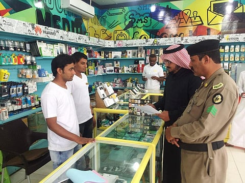 جولات تفتيشية على 750 محل اتصالات بالمدينة والقصيم