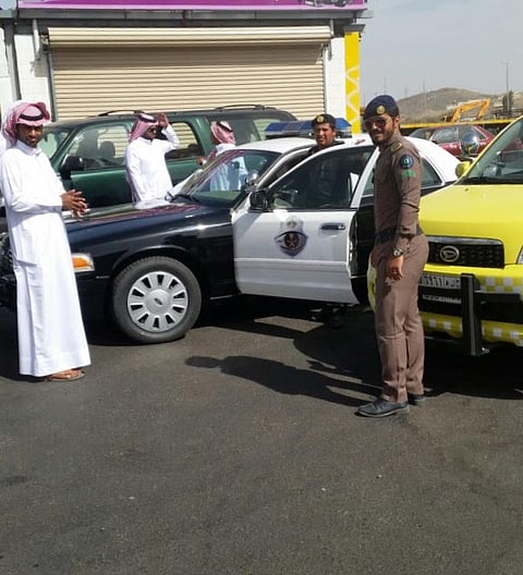 شاهد.. إغلاق 10 محطات مُخالفة على طريق الطائف - الباحة