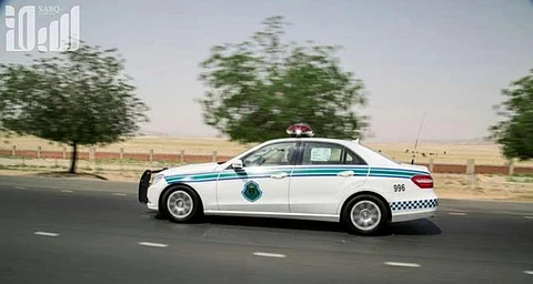 أمن طرق ينبع يطيح بشاب يسير بسرعة عالية معرِّضًا نفسه والآخرين للخطر