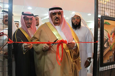 شاهد.. محافظ شقراء يرعى افتتاح معرض "انتج للفنون التشكيلية"