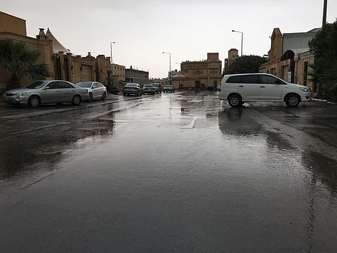 أمطار صباحية تنعش أجواء العاصمة وسط ترقب للأغزر