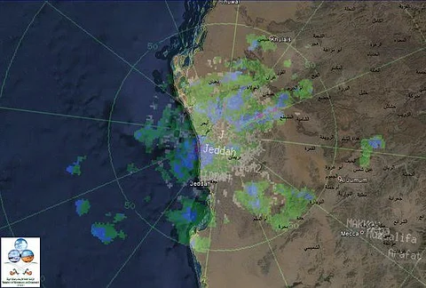 "الإنذار المبكر": غيوم بجدة وتوقعات بليلة ماطرة تطال القصيم والرياض