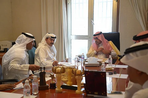 محافظ الطائف يشيد بإنجازات أعضاء "مسرح الطائف"