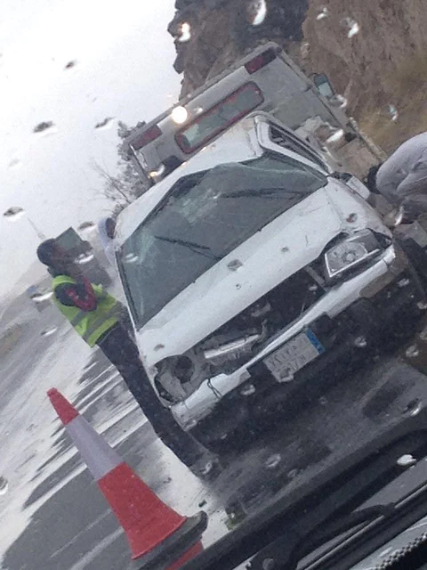 مستنقع مياه يقلب مركبة بطريق "الطائف الباحة"